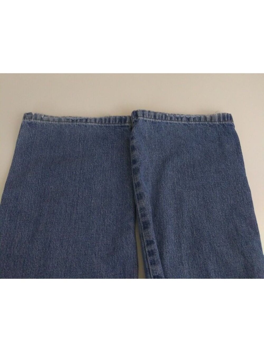 Tommy Hilfiger Classic Cut Men's Distressed Bootcut Jeans Size 32x31 - Picture 6 of 8